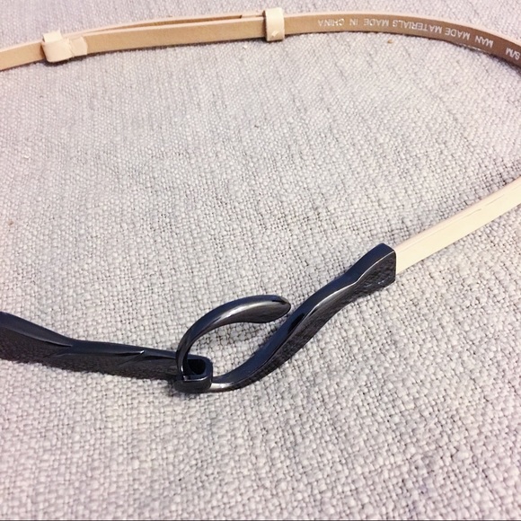 Express Adjustable faux leather belt - Picture 2 of 4